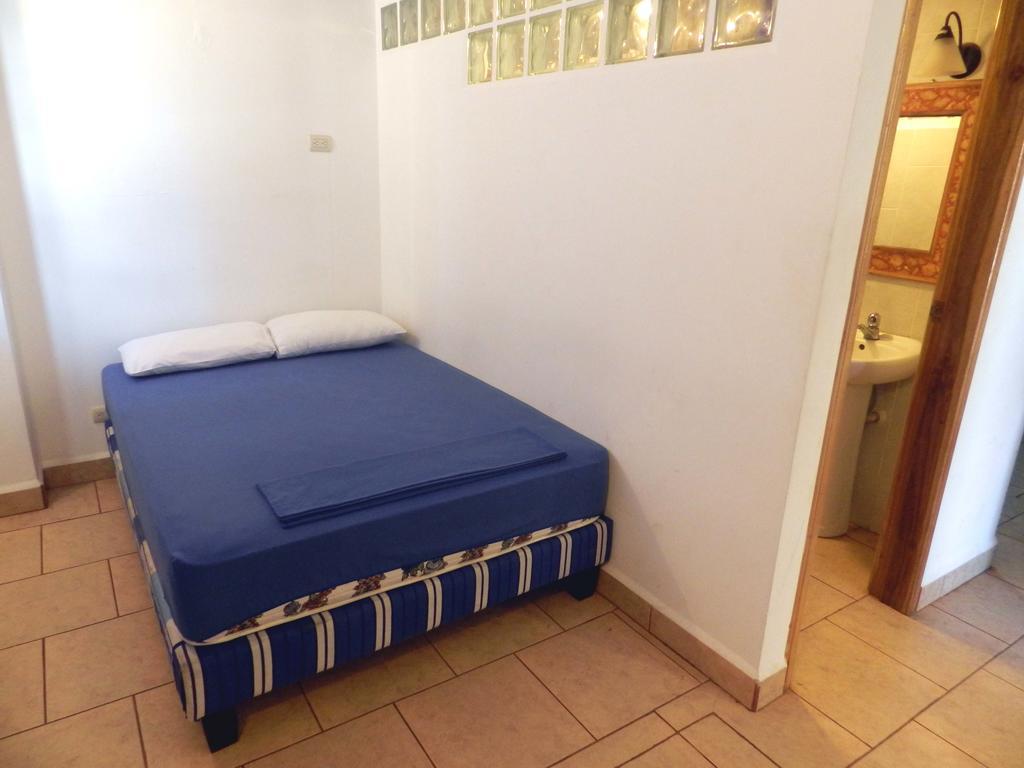 Hostal Yaku Montañita Habitación foto